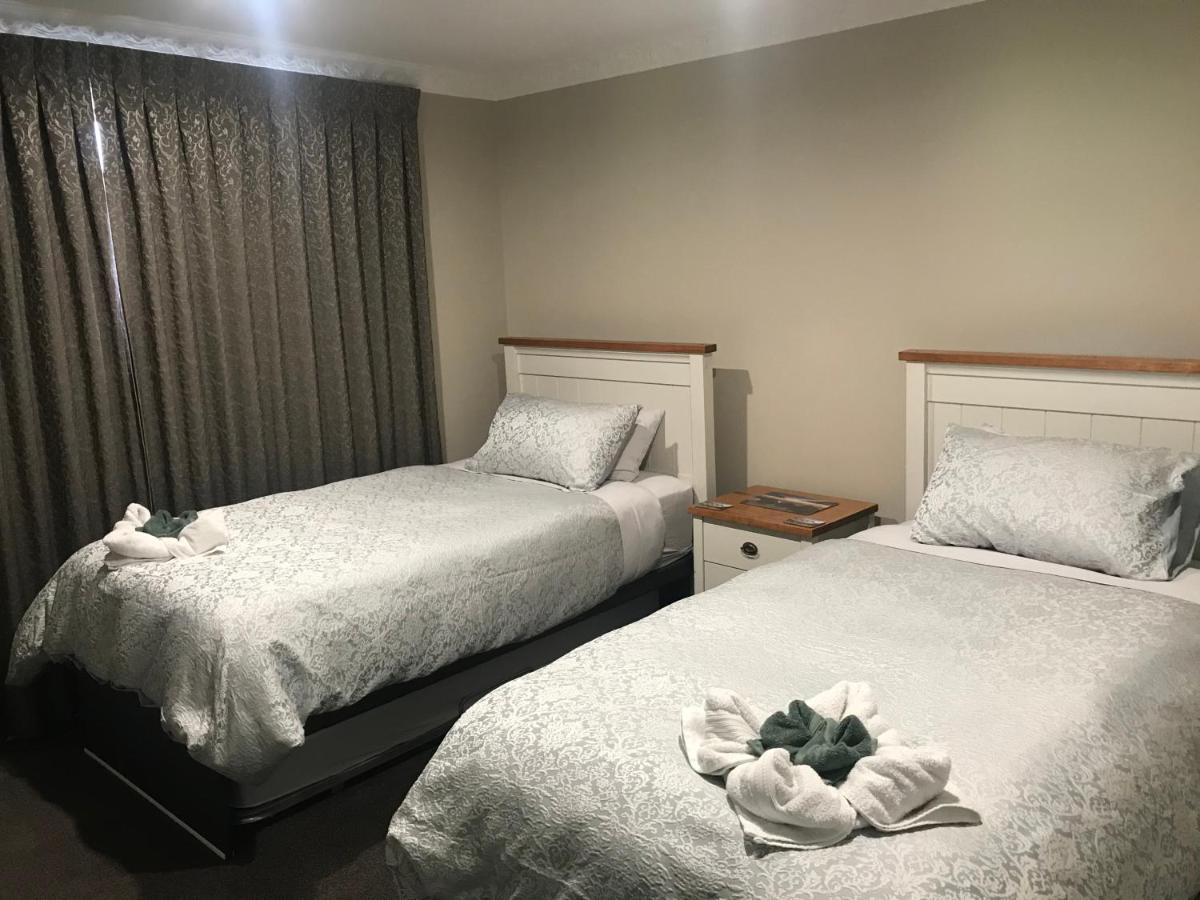 Kepler Oaks Chalet Te Anau Bagian luar foto