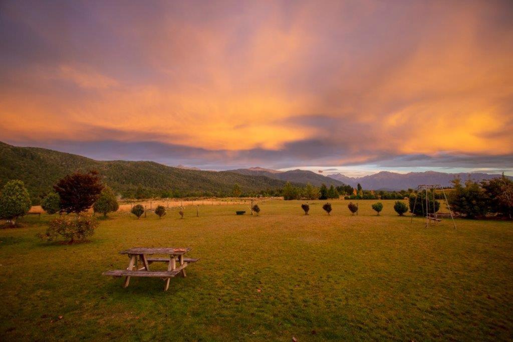 Kepler Oaks Chalet Te Anau Bagian luar foto